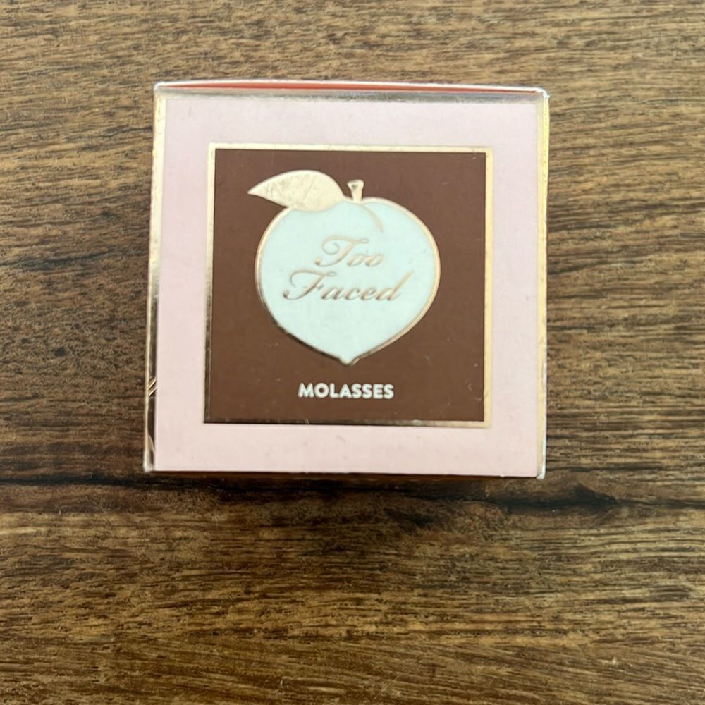 Too Faced Peach Concealer